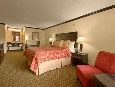 Hotel Canoga At Warner Center